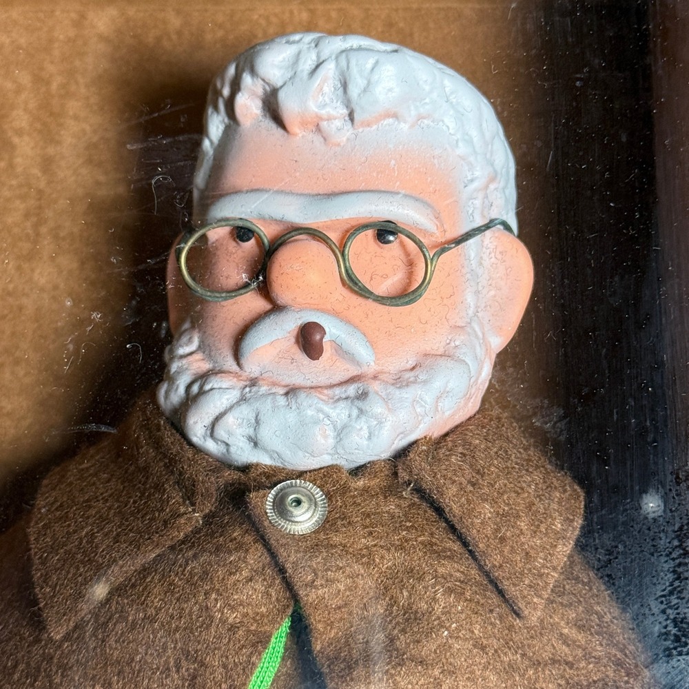 Rare Vintage Heinrich Zille East Germany GDR Framed Souvenir Doll Shadow Box - Picture 5 of 14